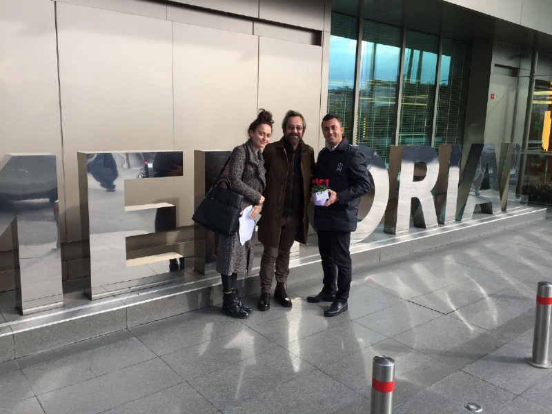 Yeni yıl dolayısıyla misafirlerimizin yüzünü küçük hediyelerle güldürüyoruz.